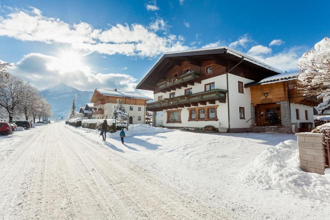 Holiday Im Gaestehaus Warter In Altenmarkt アルテンマルクト・イム・ポンガウ エクステリア 写真