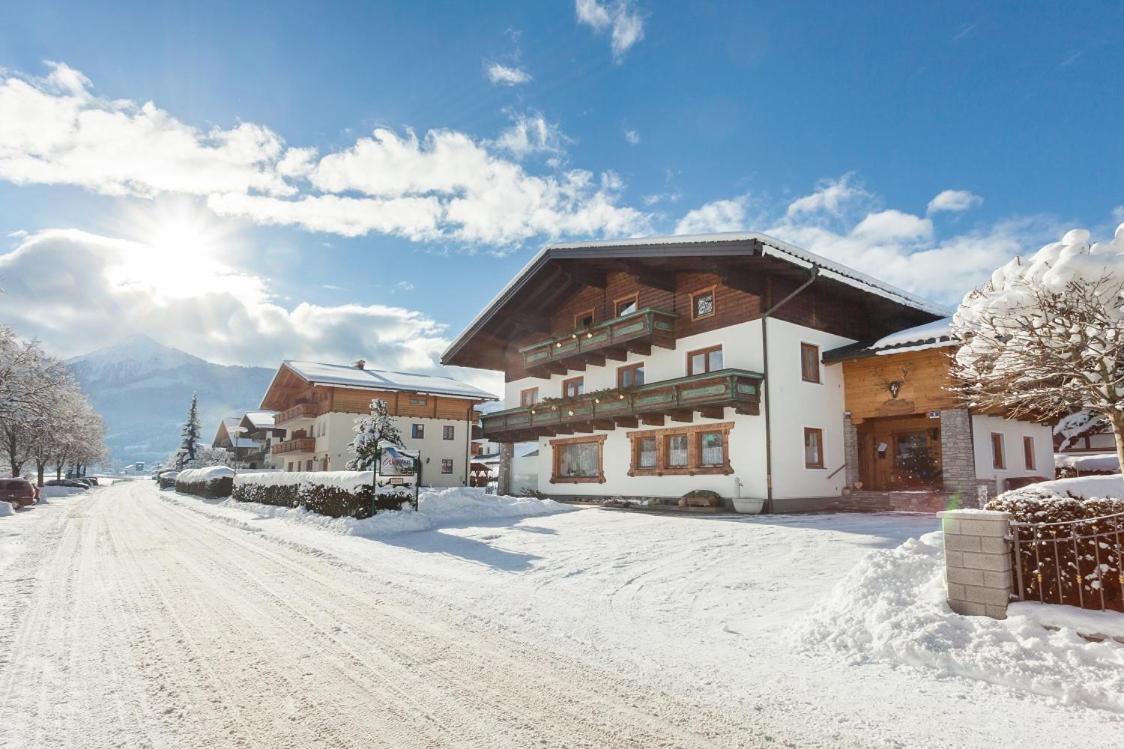 Holiday Im Gaestehaus Warter In Altenmarkt アルテンマルクト・イム・ポンガウ エクステリア 写真